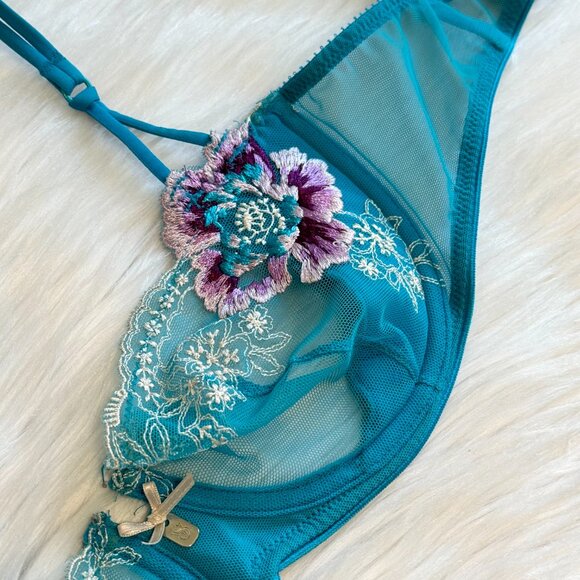 Victoria's Secret Blue Mesh Embroidered Bra Purple Floral Embroidered Bra - Picture 5 of 7